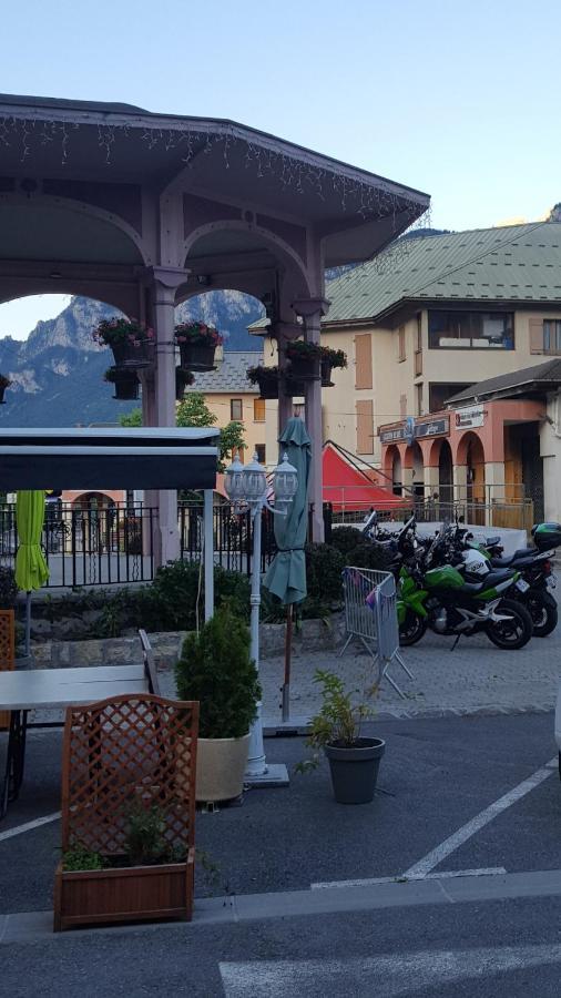 Hotel Restaurant Glaizette LʼArgentière-la-Bessée Exteriér fotografie